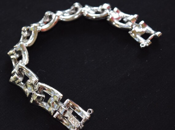 Rhinestone bracelet in silvertone links. Stunning… - image 3