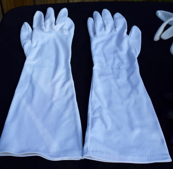 White Crescent size 7 vintage gloves. All Nylon E… - image 3