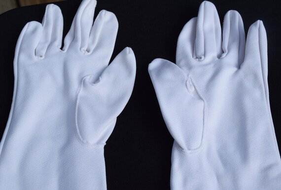 White Crescent size 7 vintage gloves. All Nylon E… - image 6