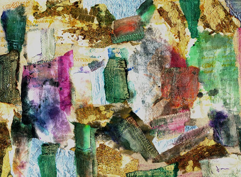 Puede incluir: Pintura abstracta con un collage de recortes de papel de colores y pintura dorada. La pintura presenta tonos de verde, azul, morado, rojo y dorado.