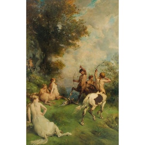 Könnte beinhalten: Ölgemälde, das eine mythologische Szene mit Kentauren und Nymphen in einer Waldlandschaft darstellt. Kentauren mit Bögen zielen auf ein Ziel, während sich Nymphen auf dem grasbewachsenen Boden ausruhen. Das Kunstwerk zeigt eine natürliche Farbpalette mit einem bewölkten Himmel.