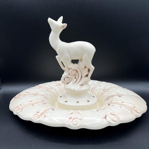 Redwing Pottery Deer Centerpiece Bowl – Acanthus Leaf Relief, Cream Semi-Matte, USA Mid-Century Frog