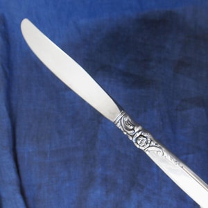 Oneida dinner knife: Vintage Silver Rose pattern replacement, sterling handle with stainless blade