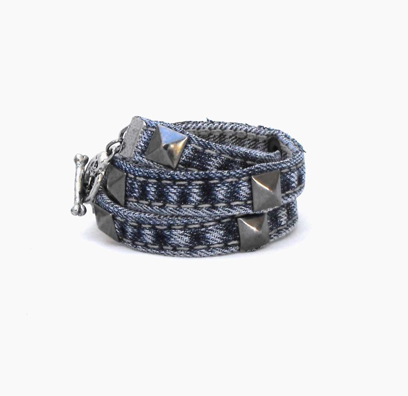 お歳暮 人気 Goth Denim Bracelet, Gunmetal Studs Wrap-around Cuff for a アクセサリー