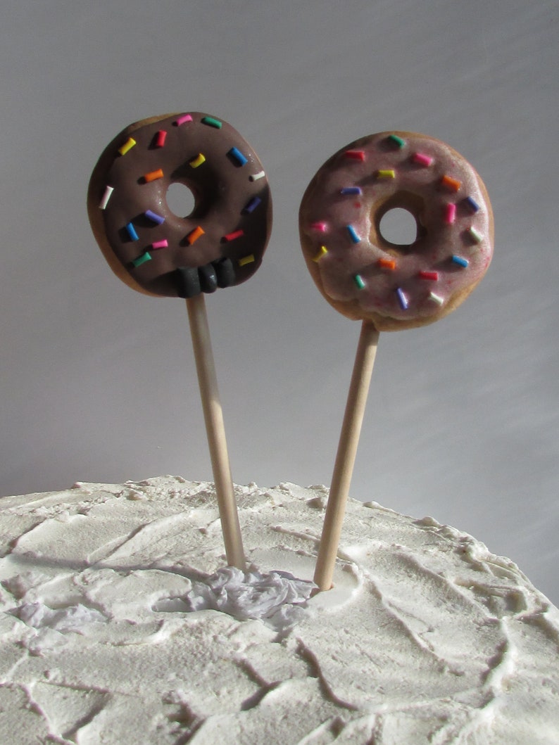 Doughnut Bride &amp; Groom Wedding Cake Topper Doughnut
