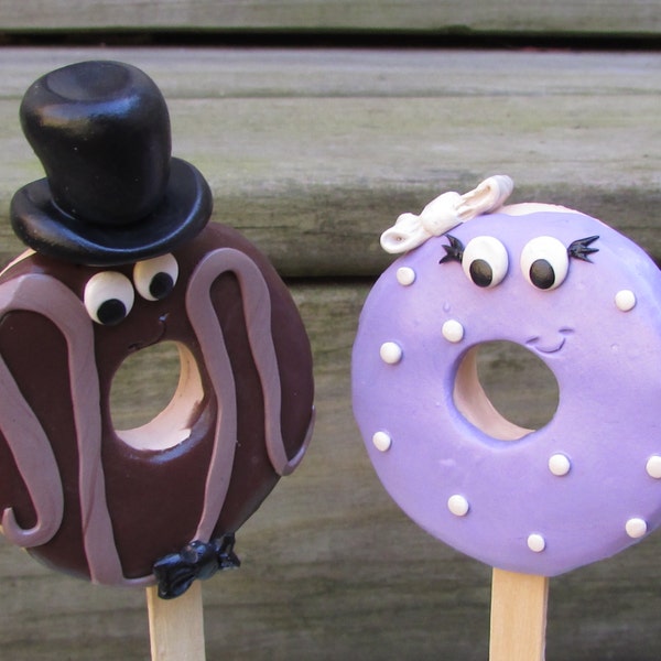 Doughnut Bride & Groom Wedding Cake Topper, Doughnut Wedding, Purple Doughnut Bride, Doughnut Bride and Groom, Doughnuts, Wedding Doughnuts