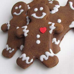 Fake Gingerbread Man Cookies Faux Cookies Valentine's Day Home Decor Gingerbread Man with Heart Display Decor Bakery Food Ornaments Milk image 5