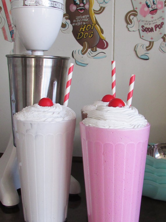 How Retro.com: Milkshake Glasses