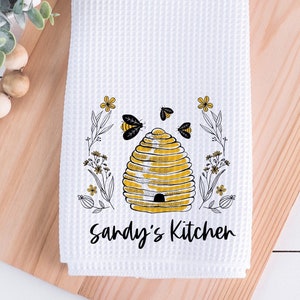 Bee Themed 4 pc Cutting Board and Utensil Set - Kitchen and Bath - Stylish  Engraving