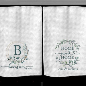 Wedding Monogram Towel, Set of 1 or 2, Gift for Newlyweds, Couples Gift, Housewarming Gift, Personalized Kitchen Towel, Custom Wedding Gift