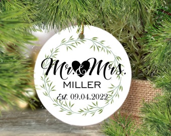 Personalized Mr. and Mrs. Ornament, Couple Ornament, Personalized Gift for Wedding, Shower Gift, Housewarming Gift, Anniversary Gift