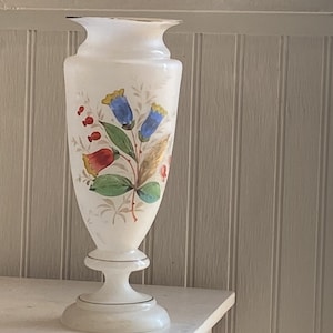 Victoriaanse Bristol glazen mantel vaas (rode en blauwe bloemen)