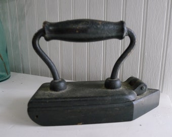 Vintage M 28 NY dated Nov Mahoney Cast Iron Polishing Sad iron Troy 1876