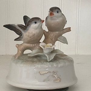 Otagiri forcelain bird music box -  The Sound of Music