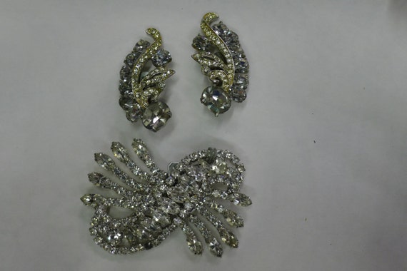 Bridal white rhinestone brooch and clip earring s… - image 1