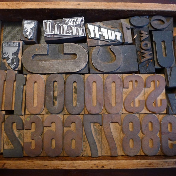 Wood print block tray with blocks