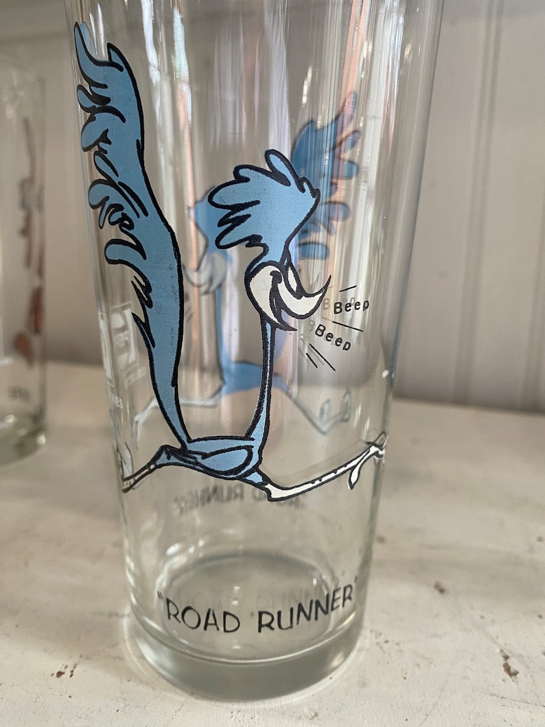 Collectible Looney Tunes Pepsi glass tumblers 1973 choose your style image 5