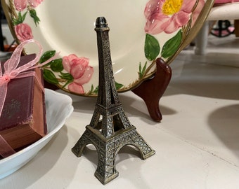 Ooh, la la: it's the Eiffel Tower