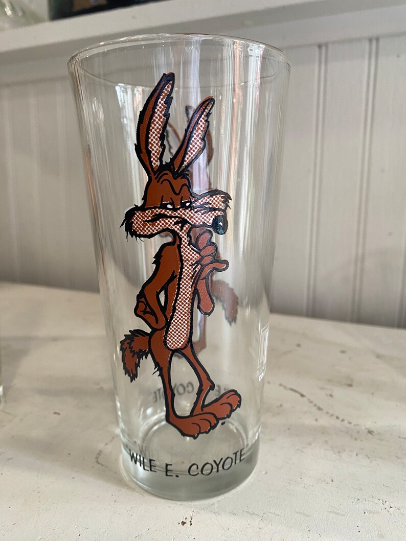 Collectible Looney Tunes Pepsi glass tumblers 1973 choose your style image 4