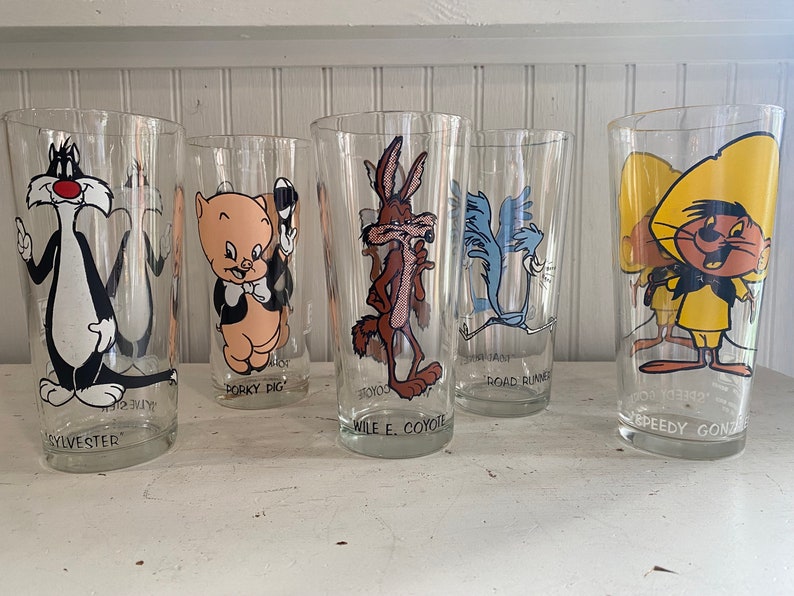 Collectible Looney Tunes Pepsi glass tumblers 1973 choose your style image 1