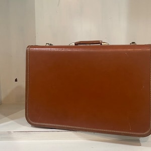 Vintage Taperlite suitcase [brown]