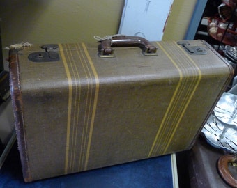Medium vintage suitcase - striped brown
