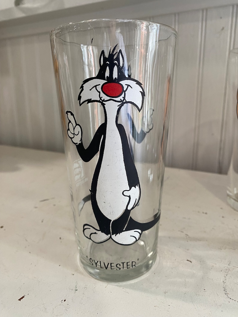 Collectible Looney Tunes Pepsi glass tumblers 1973 choose your style image 2