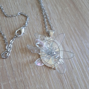 Handcrafted Resin Flower Necklace | Silver Plated Chain | 58cm lenght | Botanical Jewelry | Unique Nature Inspired Pendant