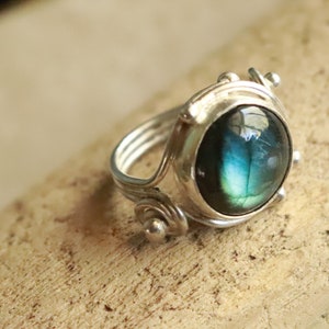 Labradorite Artisan Ring, Sterling Silver Ring, Statement Ring 925 Silver Gemstone Elvish Ring, Boho Ring Size 7.5 Fantasy Ring, Wizard Ring