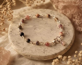 Pulseira de prata esterlina com pedras preciosas de turmalina mista, joia com contas envoltas em arame.