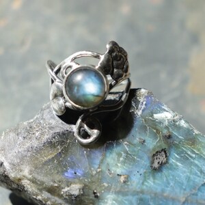 Sterling silver labradorite ring, size 5.5, artisan jewelry, fantasy inspired ring, elvish jewelry, statement ring, gift for her