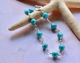 Bracelet de perles coquillages ronds bleu aqua, bracelet aqua, bracelet bohème bleu turquoise, bracelet à maillons en argent sterling, perle de coquillage, fermoir mousqueton