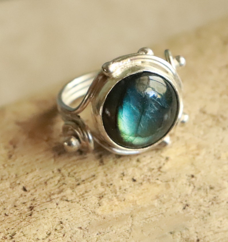 Labradorite Artisan Ring Boho Ring Size 7.5 Fantasy Ring Wizard Ring Statement Ring 925 Silver Gemstone Elvish Ring Sterling Silver Ring