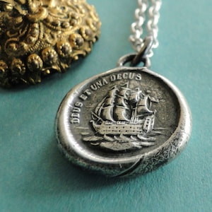 Un Dios y Gloria, Colgante de sello de cera antiguo, amuleto de plata esterlina, barco, océano, mar, Dios, Joyería religiosa, significativo, talismán.