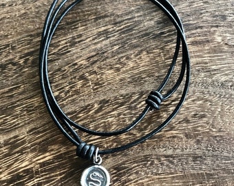 Adjustable leather necklace. Perfect to hang your amulets on. 2mm black leather.