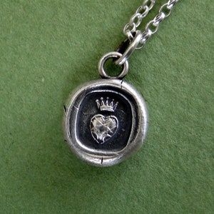 pingente de coração, selo de cera antigo, coração coroado. Presente perfeito para casamento, noiva ou dama de honra