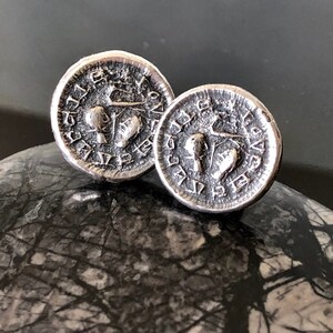 Gemelos de ficha de amor plateado.  Sello de letra de cera antigua medieval. Regalo de boda para padrino de boda o regalo romántico