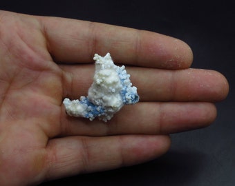 Okenita sobre calcedonia azul (piedra natural no preciosa) n.° 2709