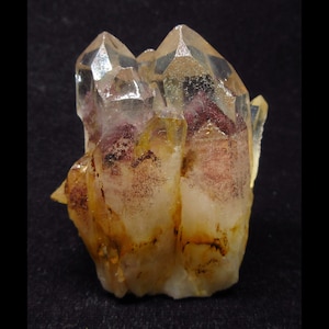 Quarz mit Einschluss (nichtedler Naturstein) #1398