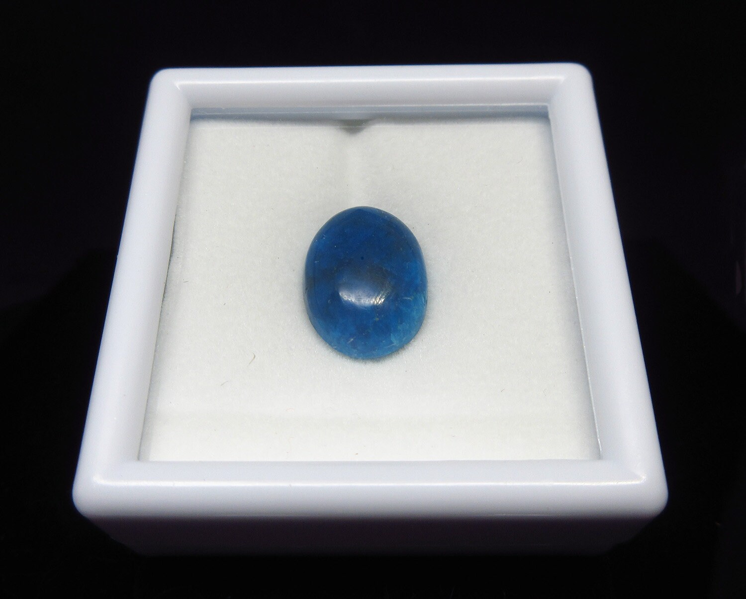 濃い青色のカバンサイト（非貴石天然石）の楕円形カボション #2200