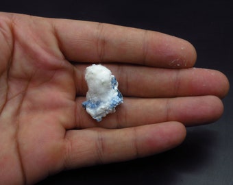 Okenita sobre calcedonia azul (piedra natural no preciosa) n.° 2691