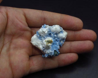 Okenita sobre calcedonia azul (piedra natural no preciosa) n.° 2714