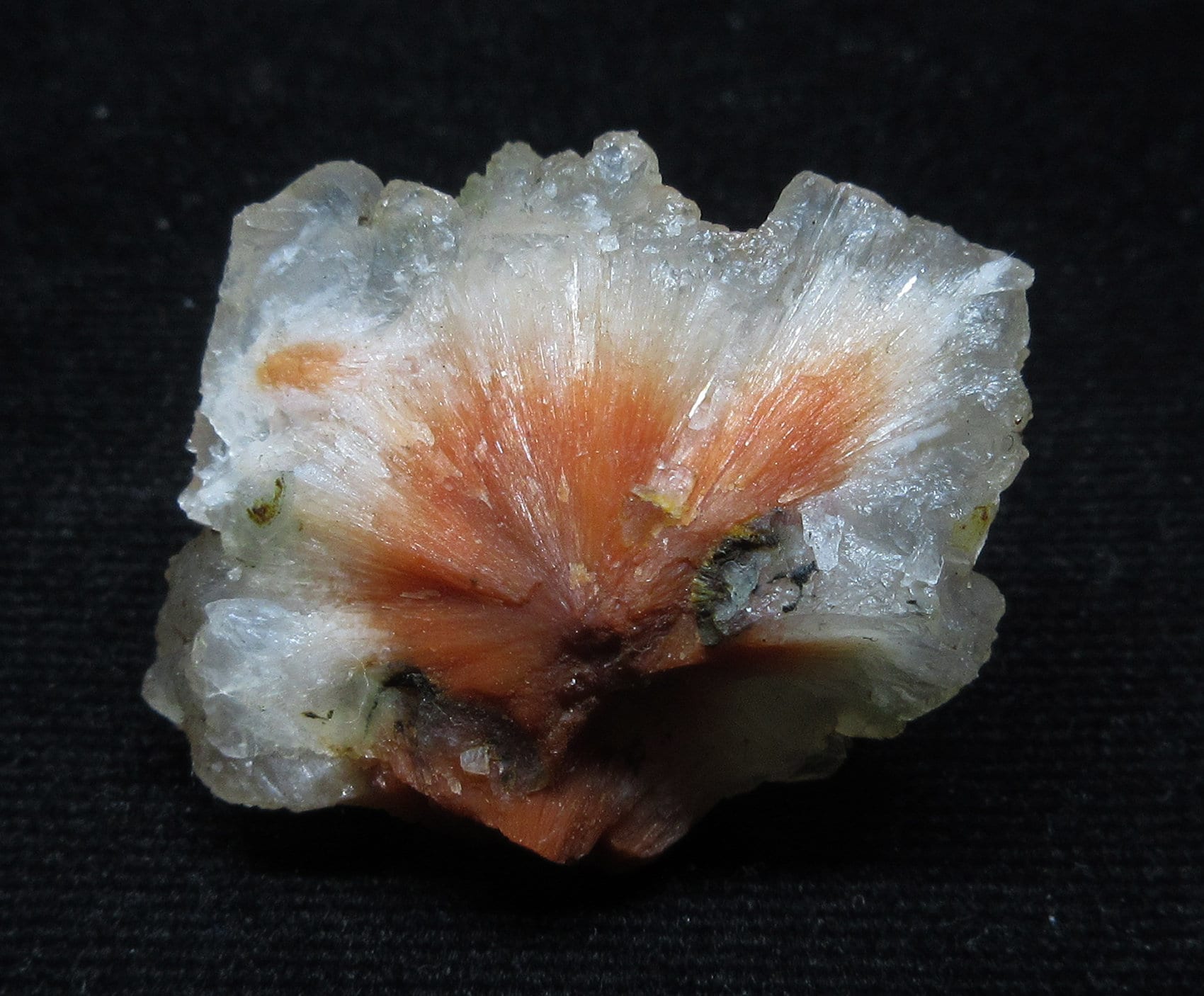 スコレサイト　カルセドニー スコレサイトwithカルセドニー 原石 | 原石 | Crystals by Purely