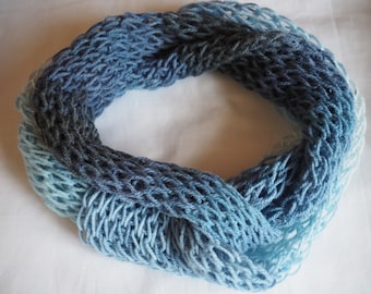 Lightweight Knitted Infinity Scarf: Wool Blend Dropped Stitch Cowl