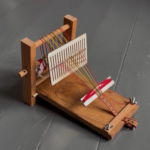 W110 - Portable Band Loom for Tablet and Heddle
