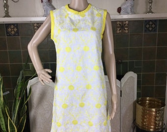 Vintage 60s mini mod dress, 1960s Circle shift ,  shift dress , small