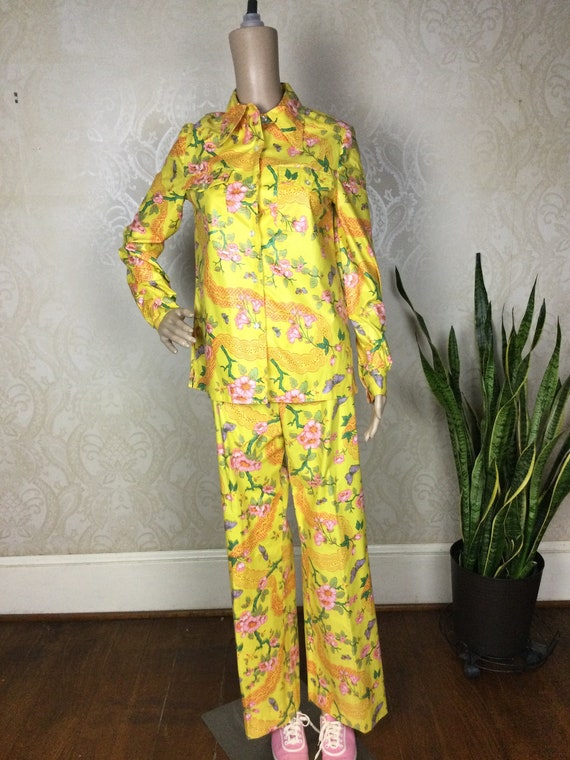 Sale Vintage 70s floral bell bottoms 2 piece set R