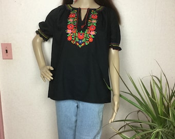 70s Embroidered Top ,Mexican Oxican hippie Boho Shirt, caftan Tunic , Ethnic Blouse,Festival top
