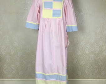 Vintage 70s SEERSUCKER Maxi Dress,  Cotton Caftan , Loungewear , LONG Robe Sm