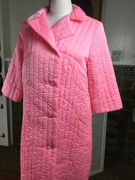 Vintage 50s Robe , Salmon Quilted Bathrobe, Lounge